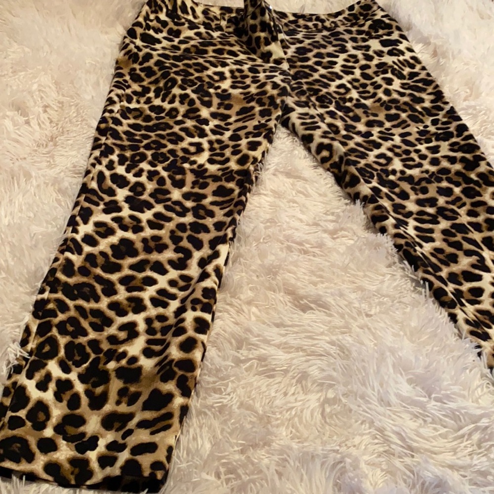 Leopard 🐆 pants with stretch.
